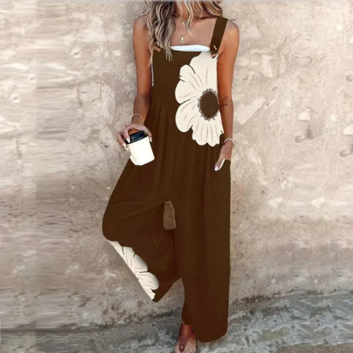 Chloe | Salopette Nera con Stampa Margherita Gigante