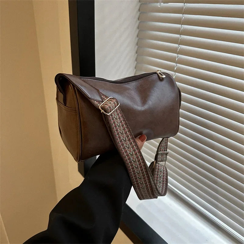 YARA | BORSA A TRACOLLA MINIMAL DALL'ELEGANZA URBANA