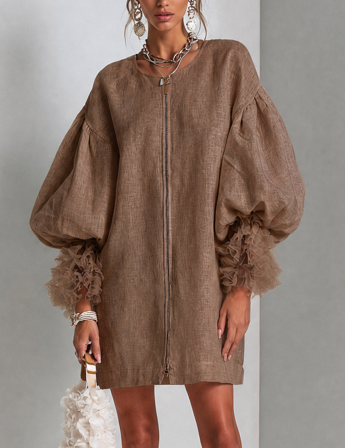 Flora | Abito Mini Cammello con Polsini Ruffled in Tulle